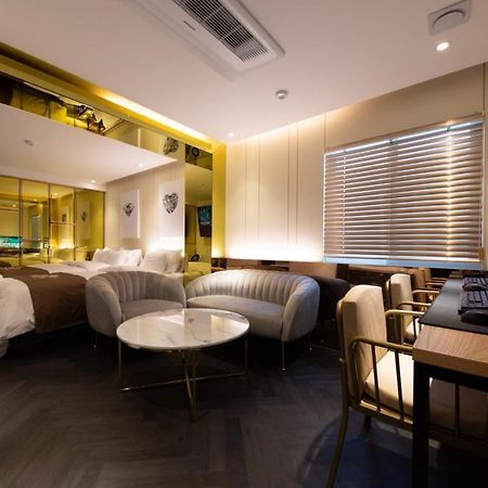 Hotel In Cafe Doksan Séoul Extérieur photo